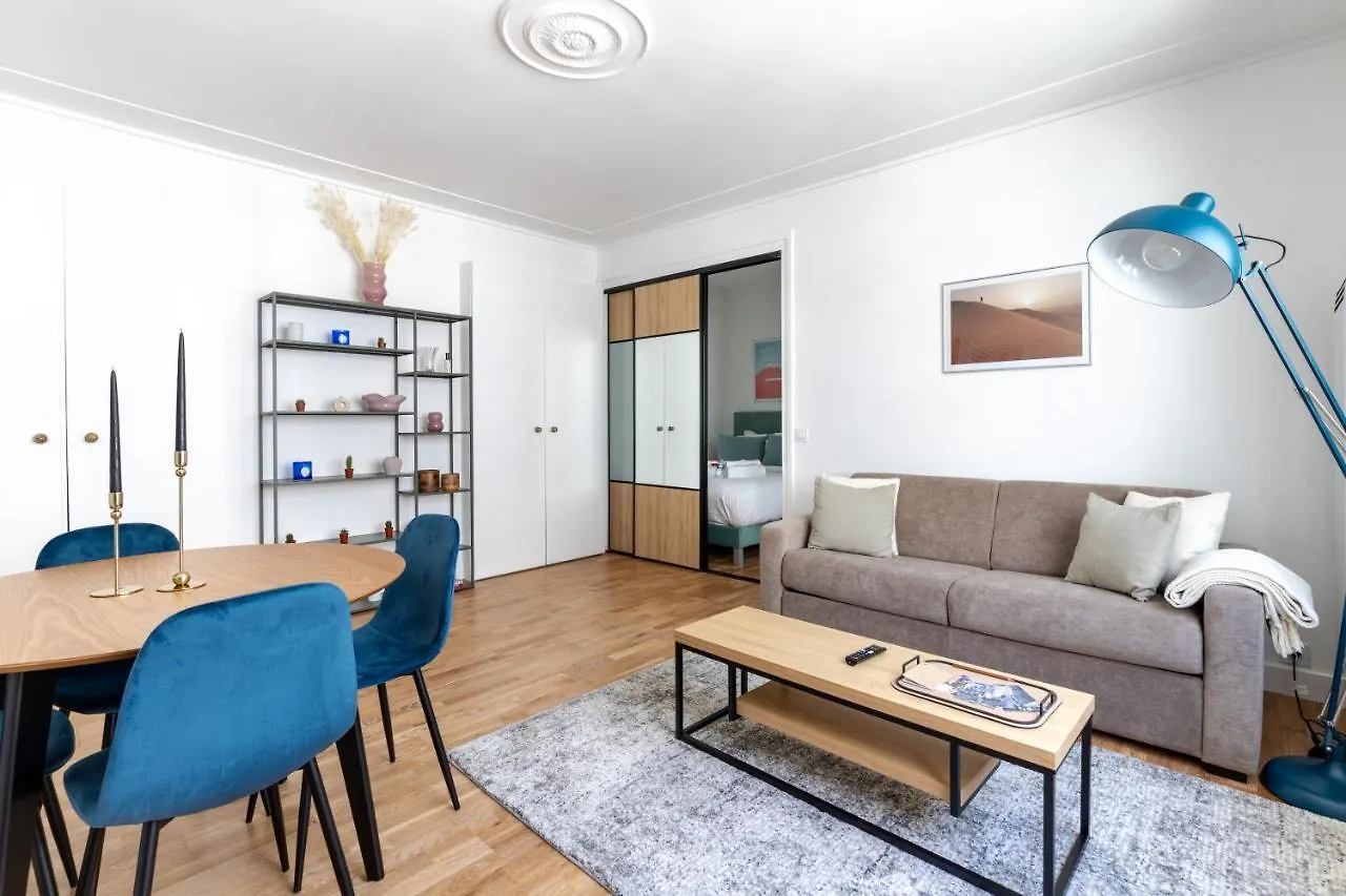 Home Suite Home Montaigne Place De L\'Alma location